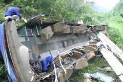Τραγωδία: Νεκροί νεαροί οπαδοί από πτώση πούλμαν σε χαράδρα