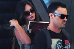 Megan Fox-Brian Austin Green: Ταξίδι για δύο! (φωτό)  Πηγή: http://www.gossip-tv.gr/showbiz/hollywood/story/245206/megan-fox-brian-austin-green-taxidi-gia-dyo-foto#ixzz2KU2MlEG0
