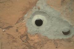 Δείγμα από πέτρωμα του Άρη εξετάζει το Curiosity