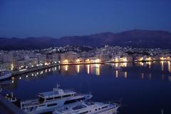 ΣΥΜΒΑΝΕΙ ΤΩΡΑ: Φοιτητές επιχειρούν να κλείσουν το λιμάνι της Χίου σύμφωνα με αναγνώστη