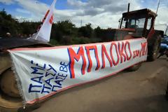 Ούτε βήμα πίσω οι αγρότες - Αποκλεισμοί δρόμων καθημερινά για μια ώρα