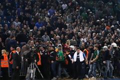 Σε διαθεσιμότητα ο επικεφαλής αξιωματικός της ΕΛΑΣ για τα επεισόδια στον τελικό του μπάσκετ
