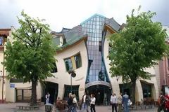 Αυτά είναι τα «μεθυσμένα» σπίτια της πόλης Sopot της Πολωνίας!