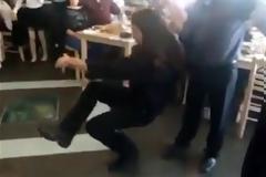 Το τσάμικο του Κώστα Μπαρμπαρούση