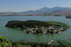 Άδειασαν κατάστημα ασημικών στο νησάκι Ιωαννίνων