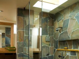 Φωτογραφία για 34 Υπέροχες ιδέες σχεδιασμού μπάνιου από φυσική πέτρα για το σπίτι σας