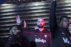 «ΡΩΤΗΘΗΚΑΝ ΚΑΙ ΣΥΜΦΩΝΗΣΑΝ ΟΛΟΙ, ΑΚΟΜΑ ΚΑΙ Ο ΧΑΪΝΣ, ΝΑ ΞΕΚΙΝΗΣΕΙ Ο ΤΕΛΙΚΟΣ»