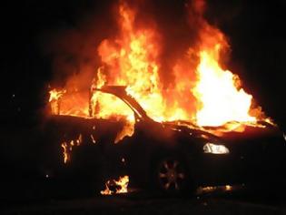 Φωτογραφία για Κάηκε αυτοκίνητο στον Λυκαβηττό