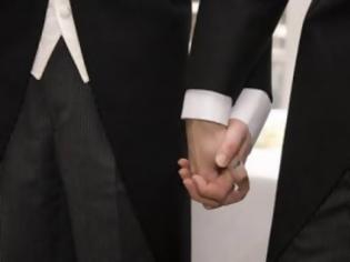 Φωτογραφία για Γαλλία: Εγκρίθηκε ο γάμος ομοφυλοφίλων