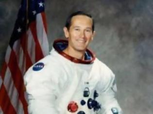 Φωτογραφία για Δείτε τι άφησε ένας αστροναύτης στη Σελήνη πριν 41 χρόνια