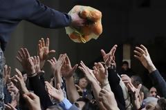 ΓΣΕΕ: ΚΑΤΩ ΑΠΟ ΤΟ ΟΡΙΟ ΤΗΣ ΦΤΩΧΕΙΑΣ 3,9 ΕΚΑΤ. ΕΛΛΗΝΕΣ