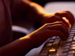 Φωτογραφία για Πάτρα: Στη φάκα 32χρονος για παιδική πορνογραφία - Έρευνες της Δίωξης Ηλεκτρονικού Εγκλήματος