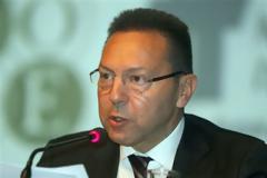Στουρνάρας: Δεν θα μειωθεί ο κατώτατος μισθός