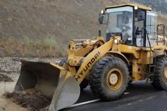 ΣΟΚ στην Εύβοια: Γυμνοί στην πλατεία επειδή έκαναν σεξ σε μπουλντόζα!