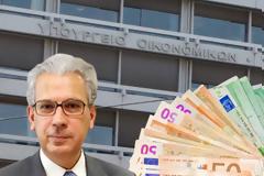 ΣΥΜΒΟΛΙΚΗ ΚΑΤΑΛΗΨΗ ΣΤΟ ΓΡΑΦΕΙΟ ΤΟΥ Γ. ΜΕΡΓΟΥ