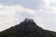 Ιερόσυλοι ανατίναξαν εκκλησία στα Αστερούσια