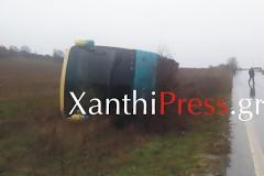 Λεωφορείο του ΚΤΕΛ Ξάνθης ανετράπη στην Πεζούλα! (video)