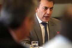 ΣΥΝΑΝΤΗΣΗ ΒΡΟΥΤΣΗ ΜΕ ΣΤΕΛΕΧΗ ΤΟΥ ΠΑΣΟΚ ΓΙΑ ΤΟ ΑΣΦΑΛΙΣΤΙΚΟ