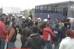 Χημικά και συλλήψεις στα μπλόκα των Σερρών