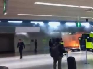 Φωτογραφία για Ιταλία: 18χρονος αυτοπυρπολήθηκε σε αεροδρόμιο [video]