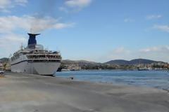 Αναξιοποίητο το λιμάνι στο Λαύριο