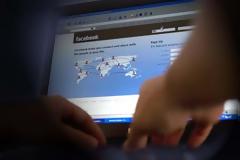 Οι άνθρωποι που έκαναν «ποδαρικό» στο Facebook