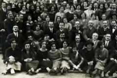 Την εποχή που οι Ελληνες ήταν πιο καλοντυμένοι και έμοιαζαν περισσότερο Ευρωπαίοι