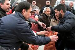 Θα μοιράσουν κηπευτικά στα αγροτικά μπλόκα της Κρήτης