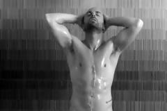 Ανατρεπτικό το ολοκαίνουριο video clip του Ηλία Βρεττού!