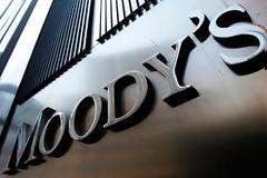 Η Moody's υποβάθμισε τη Standard and Poor's