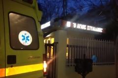 Αθίγγανες επιτέθηκαν με σιδερολοστό στον φύλακα του Αγίου Στυλιανού για να αρπάξουν μωρό!