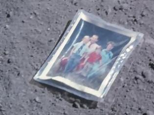 Φωτογραφία για Μια οικογένεια στην επιφάνεια της Σελήνης