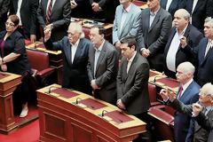 2716 - Γέροντας Μωυσής Αγιορείτης: Δεν μπορεί ένα κόμμα, με γνωστή ιστορία, να κάνει μαθήματα στην Εκκλησία, να της λέει τι πρέπει και τι δεν πρέπει να κάνει