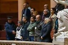 Πορτογαλία: Διαδηλωτές διέκοψαν… μελωδικά την ομιλία Κοέλιου