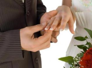 Φωτογραφία για “Μυστικό γάμο” θα κάνει το καλοκαίρι πασίγνωστο και λαμπερό ερωτευμένο ζευγάρι