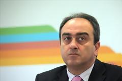 Θ. Σκορδάς κατά ΓΣΕΒΕΕ για το άνοιγμα καταστημάτων τις Κυριακές