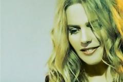 Δες το ολοκαίνουργιο video clip της Ελένης Τσαλιγοπούλου!