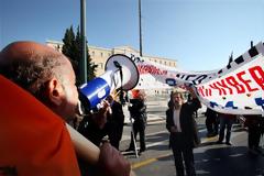 Απεργιακό μπαράζ την Τετάρτη - Πως θα κινηθούν τα μέσα μεταφοράς