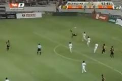 Τι γκολ έβαλε ο άνθρωπος!