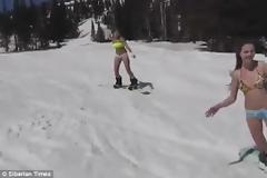 Snowbord με μπικίνι στους -40