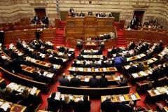 Υπερψηφίστηκε το νομοσχέδιο για την επικαιροποίηση του μεσοπρόθεσμου