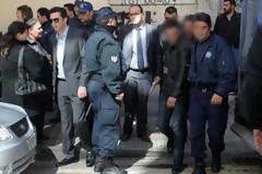 Η αστυνομία ερευνά την εμπλοκή των 8 και σε άλλες υποθέσεις