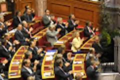Υπουργοί και βουλευτές πιέζουν το Μαξίμου να αλλάξει πολιτική...!!!
