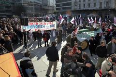 Σε απεργιακό κλοιό η χώρα - Σε εξέλιξη τα συλλαλητήρια