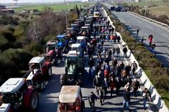ΠΡΙΝ ΛΙΓΟ: Άνοιξε ο κόμβος της Νίκαιας, αποκαθίσταται η κυκλοφορία στην ΠΑΘΕ