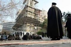 Η συγκλονιστική ιστορία ενός παπά που μπήκε σε ψυχιατρείο