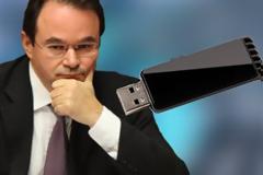 Εξαφάνισε το CD ο Παπακωνσταντίνου μόλις το πήρε στα χέρια του