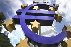 Financial Times: Οι επιχειρήσεις του Βορρά δανείζονται τζάμπα, στο Νότο πένονται