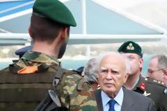 Παπούλιας: 