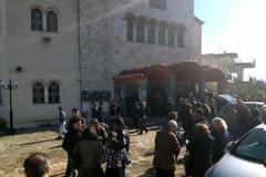 Αμφιλοχία: Θρήνος και βαθειά θλίψη στην κηδεία της 16χρονης Σπυριδούλας